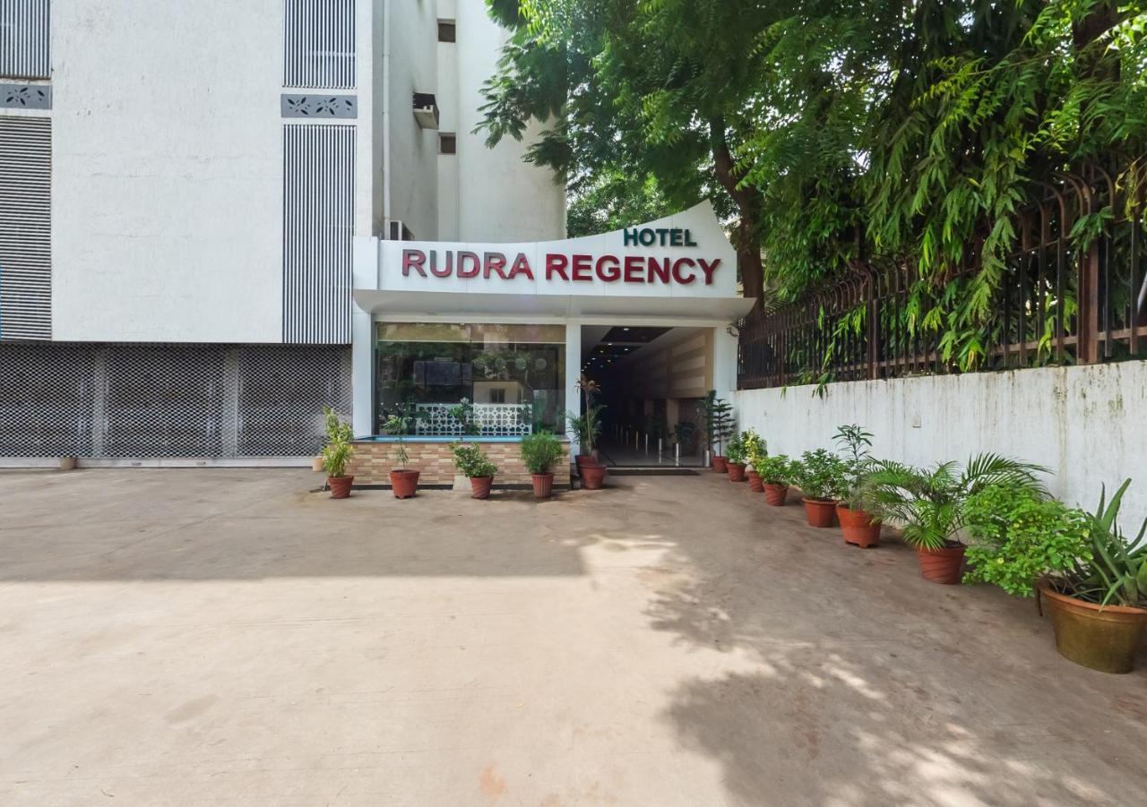 Hotel Rudra Regency Ахмедабад Екстер'єр фото